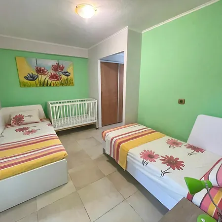 Appartement Mimosa Garden 4b *
