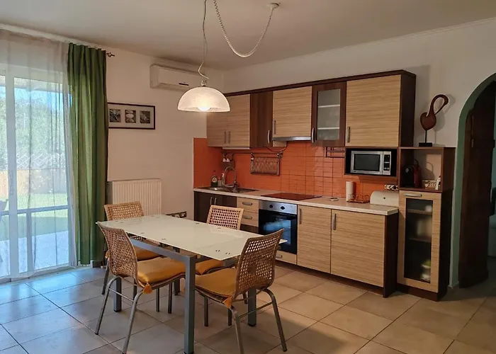 Appartement Mimosa Garden 4b *